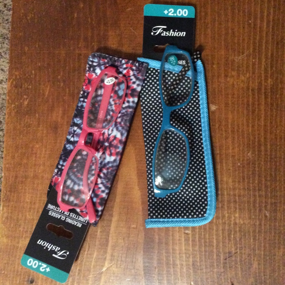 New set 2 Fashion 2.00 reading glasses with cases